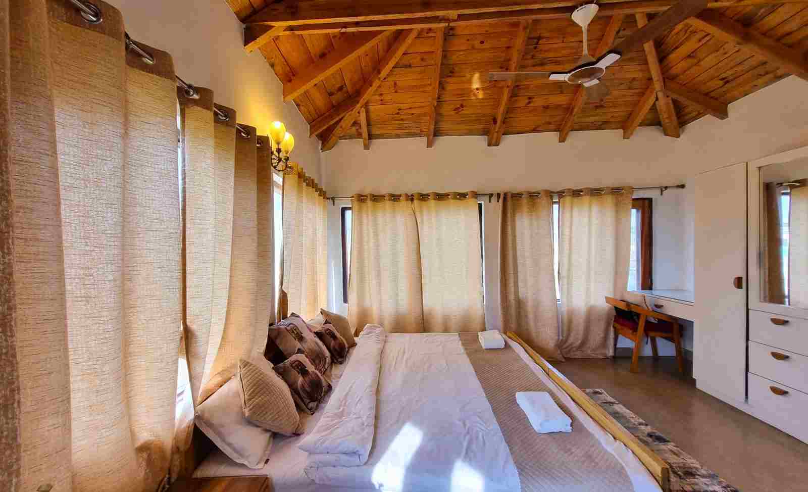 radha-room-2