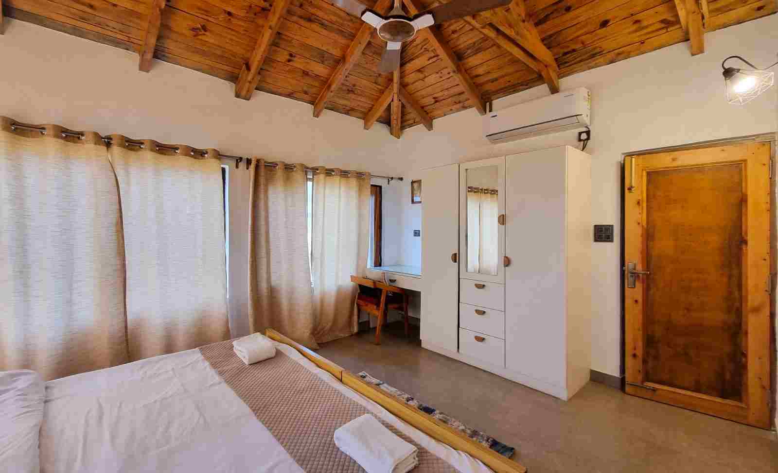 radha-room-3